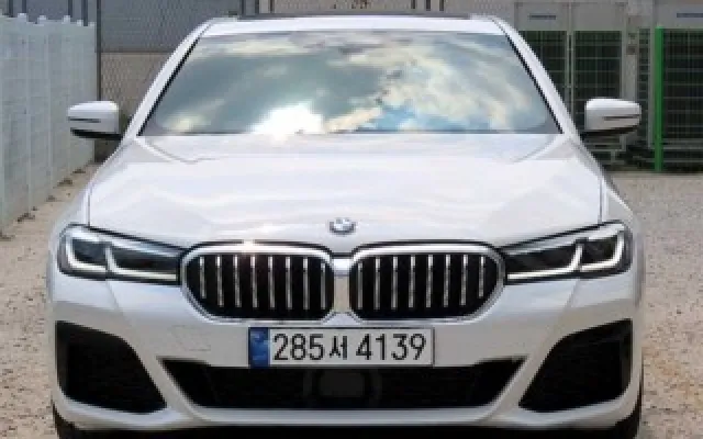 인천개인회생자동차구입 5시리즈 (G30) 520i M 스포츠 매물 사진 12 - 2023/02 24,445km